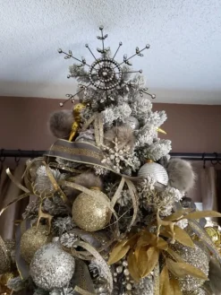 Balsam Hill Antiqued Snowflake Christmas Tree Topper Hot